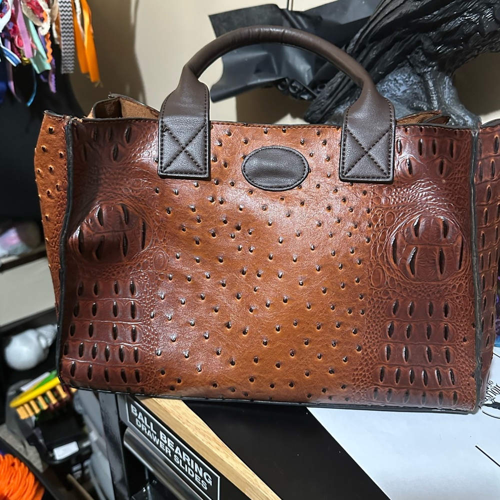 Elegant Brown Genuine Leather 3 pc Bag Set - Picture 3 of 12
